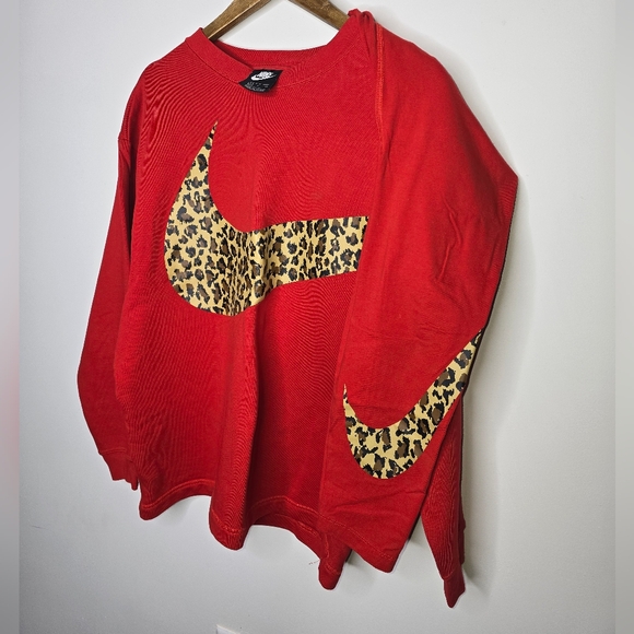Nike Red Sweater With Leopard Accent And Matching Leggings Woman Size Small - Picture 2 of 8